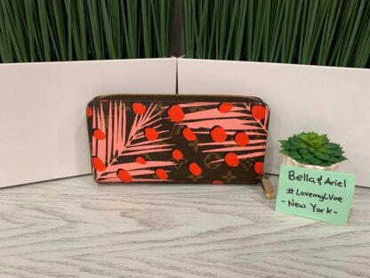 Louis Vuitton PINK JUNGLE DOTS ZIPPY WALLET MONOGRAM GI0166 ~Excellent Condition~ some marks Inside/tarnishes by zipper - Image 3