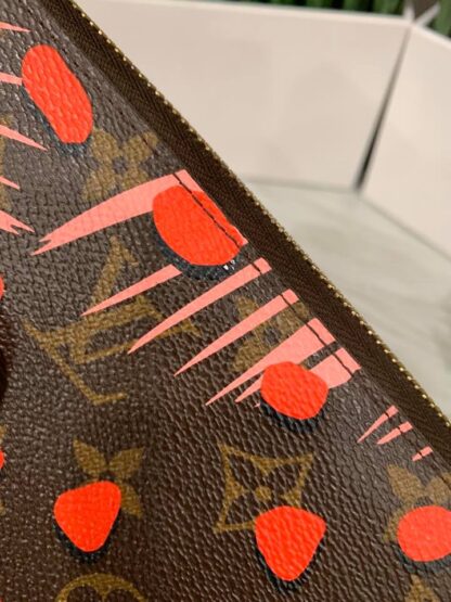 Louis Vuitton PINK JUNGLE DOTS ZIPPY WALLET MONOGRAM GI0166 ~Excellent Condition~ some marks Inside/tarnishes by zipper - Image 13