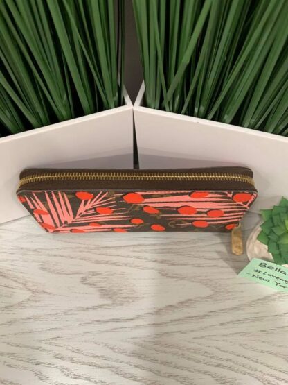 Louis Vuitton PINK JUNGLE DOTS ZIPPY WALLET MONOGRAM GI0166 ~Excellent Condition~ some marks Inside/tarnishes by zipper - Image 4