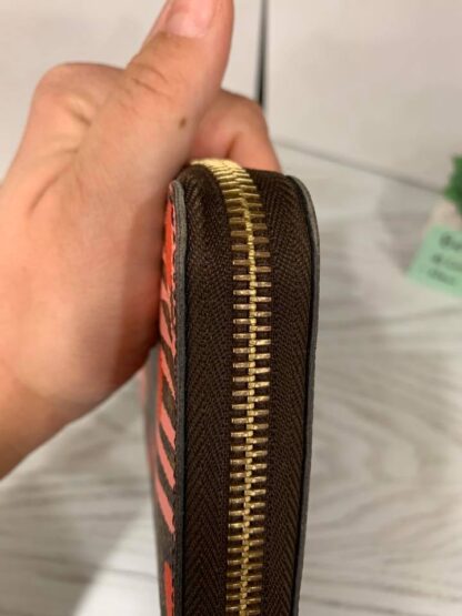 Louis Vuitton PINK JUNGLE DOTS ZIPPY WALLET MONOGRAM GI0166 ~Excellent Condition~ some marks Inside/tarnishes by zipper - Image 10