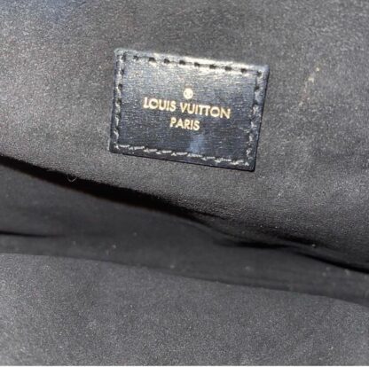 Authentic Louis Vuitton POCHETTE METIS REVERSE MONOGRAM EXCELLENT CONDITION SD2250 Comes W/DustBag hardware has protective seal - Image 8